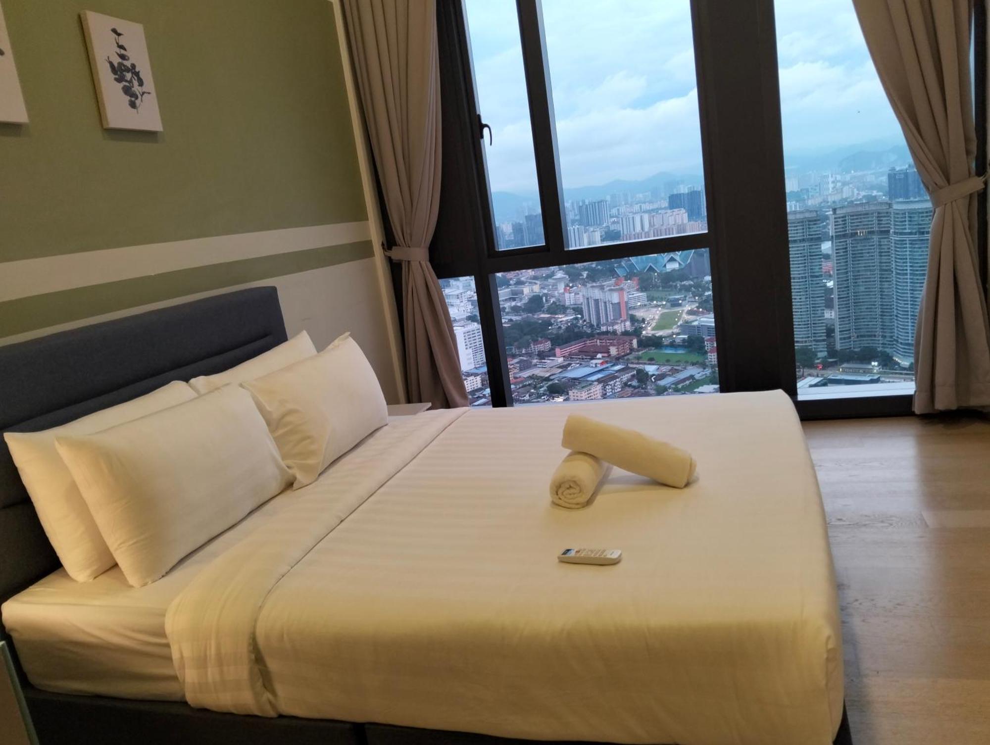 Appartamento Star Klcc By Bhs Kuala Lumpur Esterno foto